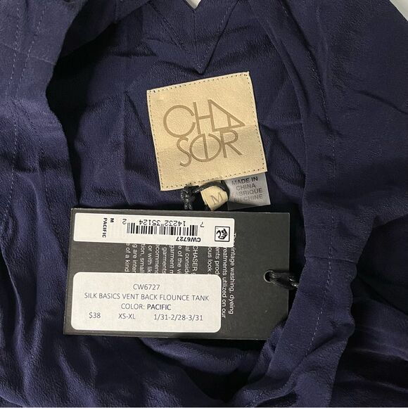 NWT Chaser Size M Navy Blue Silk Basics Vent Back Flounce Tank Lightweight Sheer - Picture 3 of 9